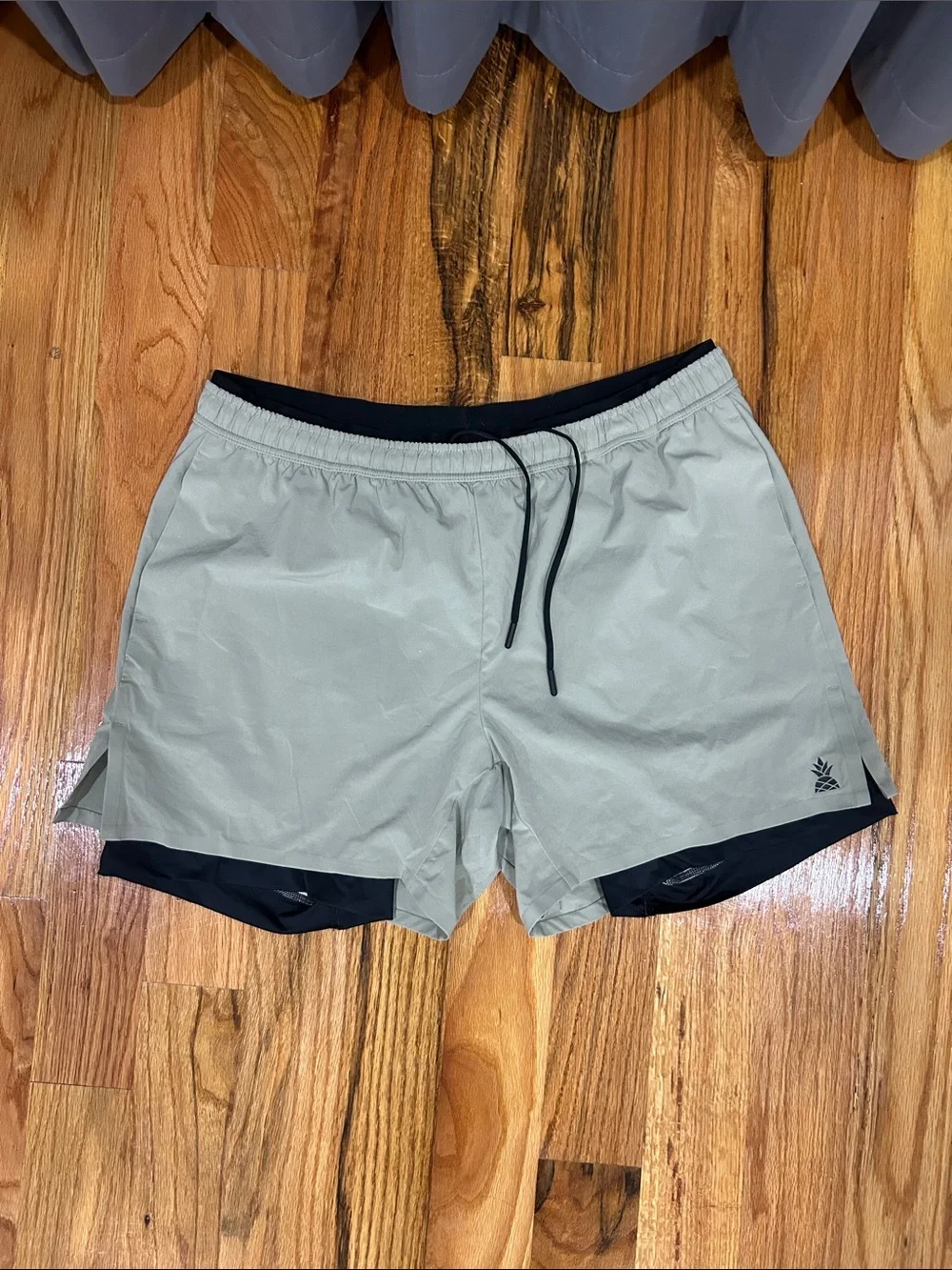 chubbies Light Gray and Black Men's Swim Board Shorts